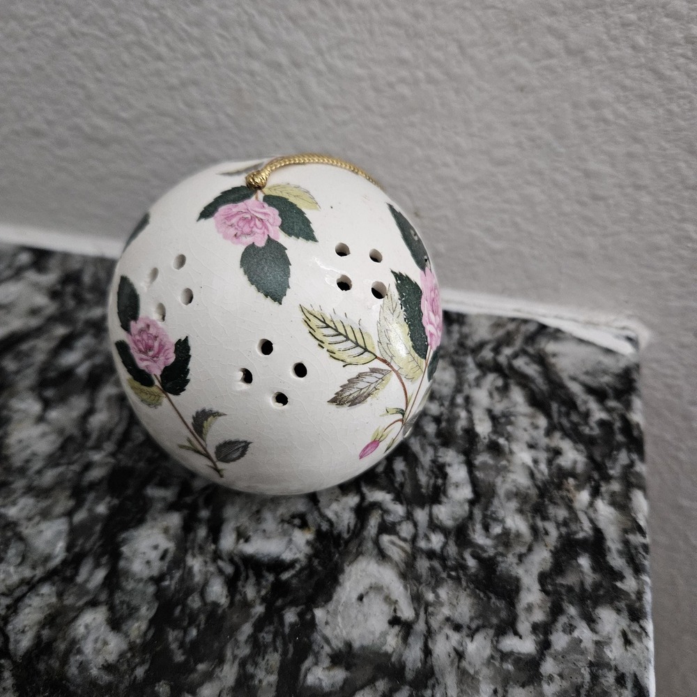 VTG Ceramic Hanging Scent Celebrity Sachet Holders Potpourri Ball Floral Japan